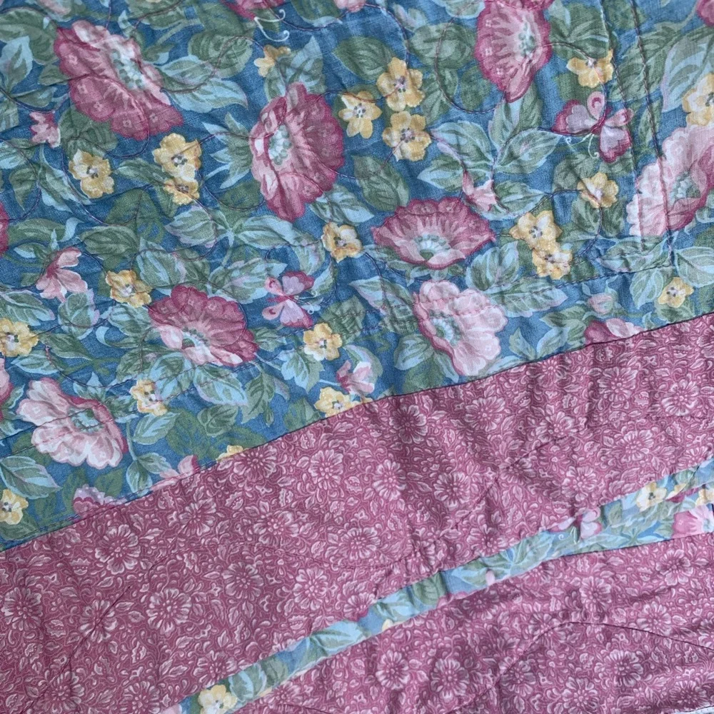 Vintage Floral Patchwork Quilt - Pink and Blue